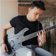 ♫ SuperProf de guitare donne des supers cours à Lyon 1 - Place Sathonay :)